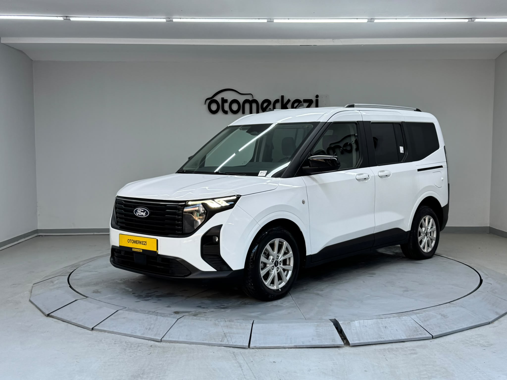 FORD TOURNEOCOURIERKOMBI 1